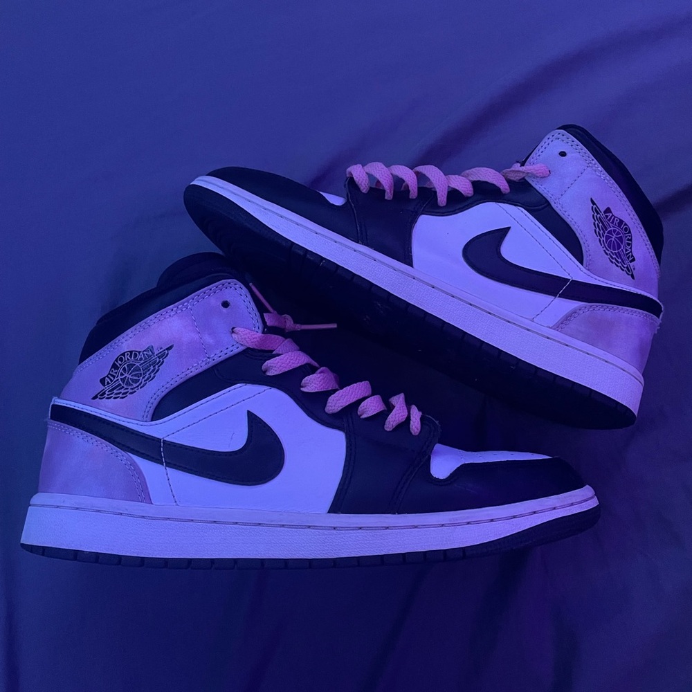 Air Jordan 1 Mid Se, Size 8.5M or 10W